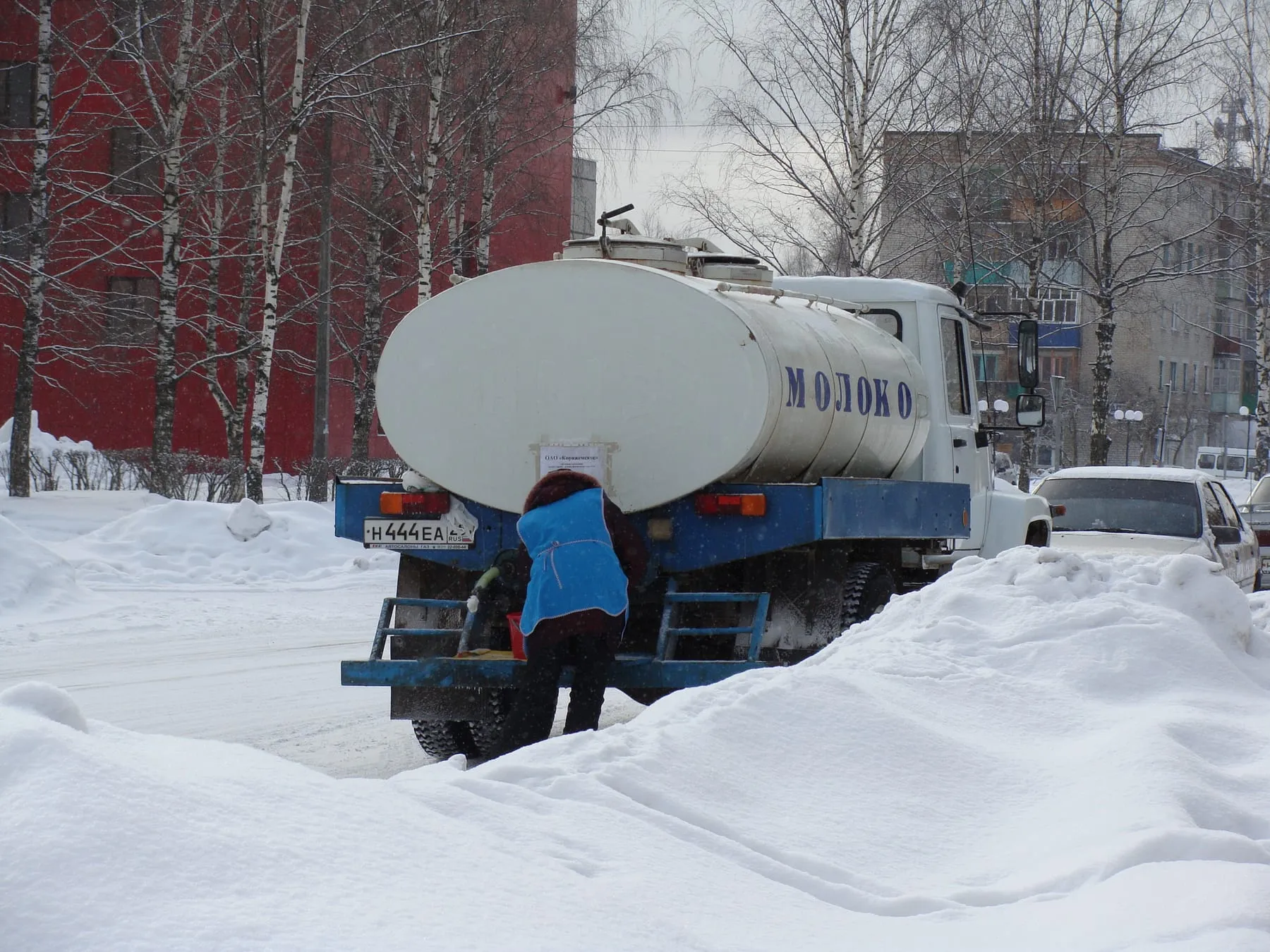 Автоцистерна для развозки молока на шасси ГАЗ-3307, Коряжма