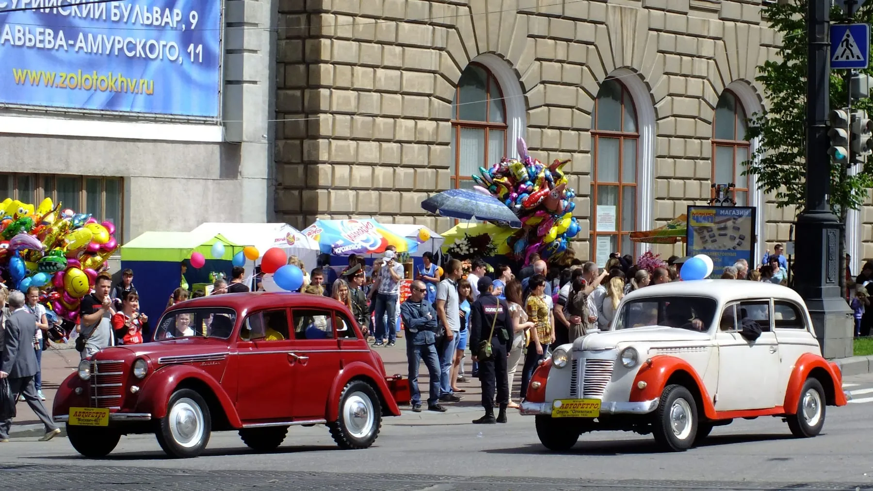 Москвич-401 рядом с Opel Olympia — родня, от которой пошла вся ранняя линия марки