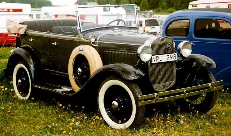 Фаэтон Ford Model A 35B 1930 года — кузов этого типа получил и ГАЗ-А