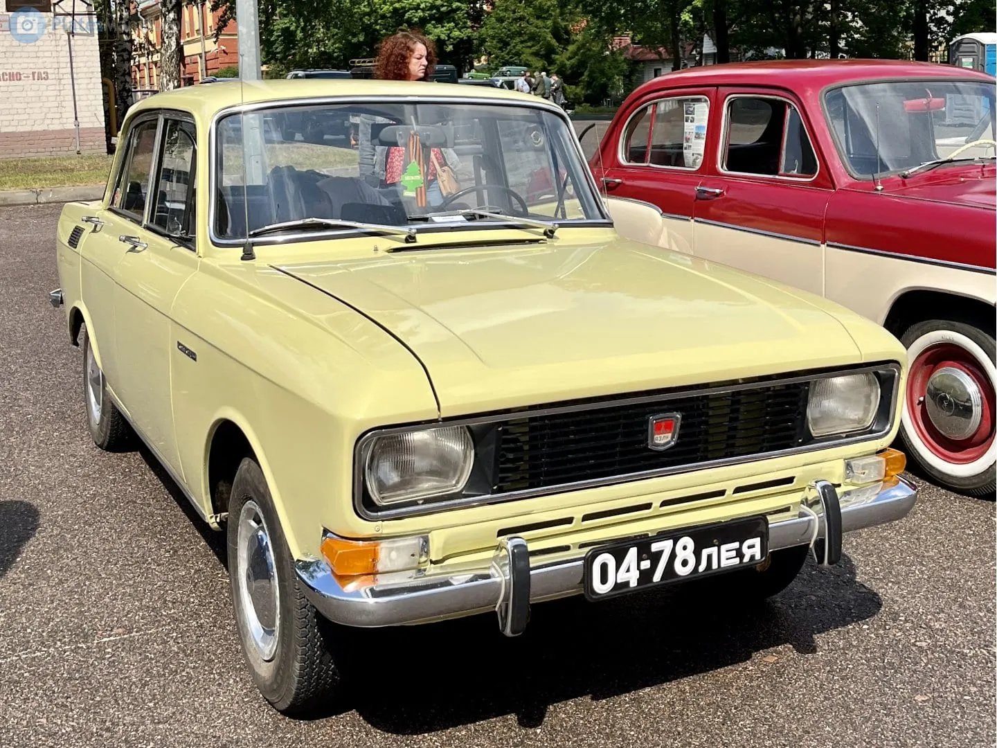 Ранний Москвич-2140: первые машины сохраняли часть панелей и деталей от Москвича-412