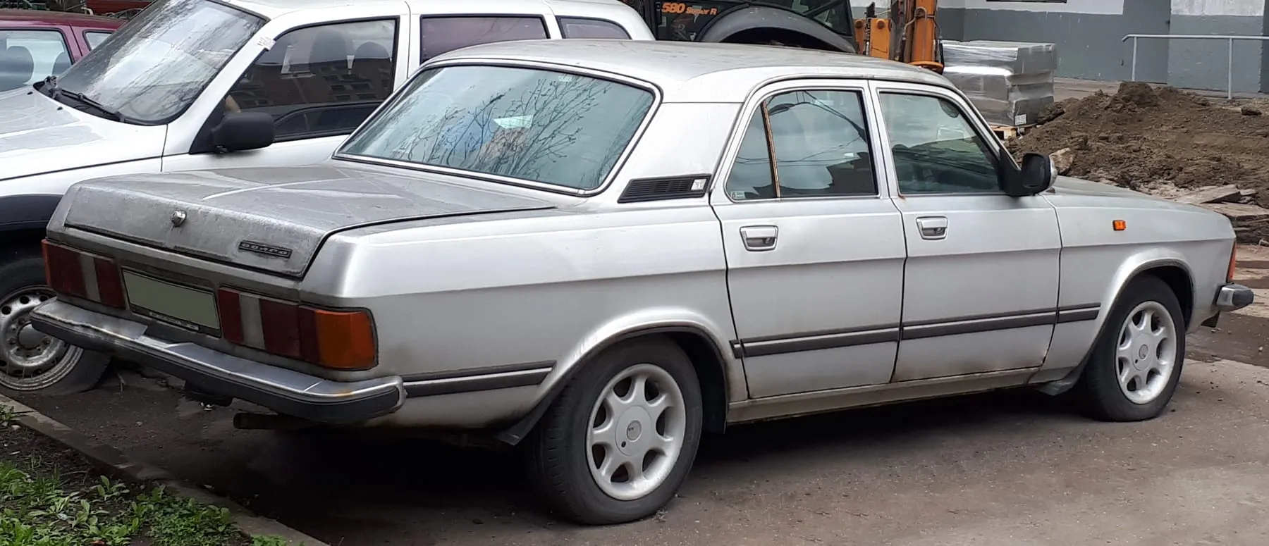 ГАЗ-3102, вид сзади