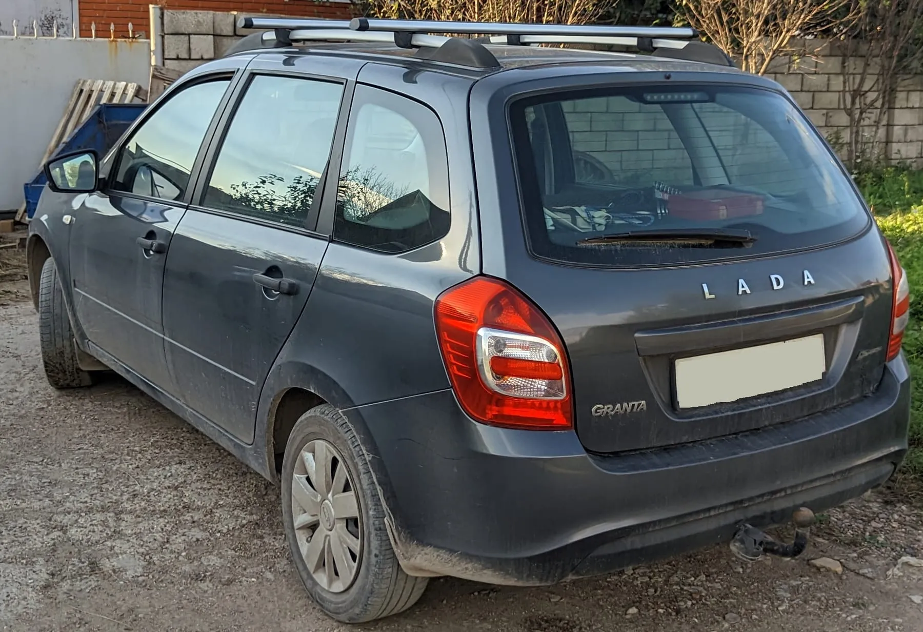 Универсал Lada Granta SW (ВАЗ-219410) — бывшая «Калина-2», переименованная в 2018 году