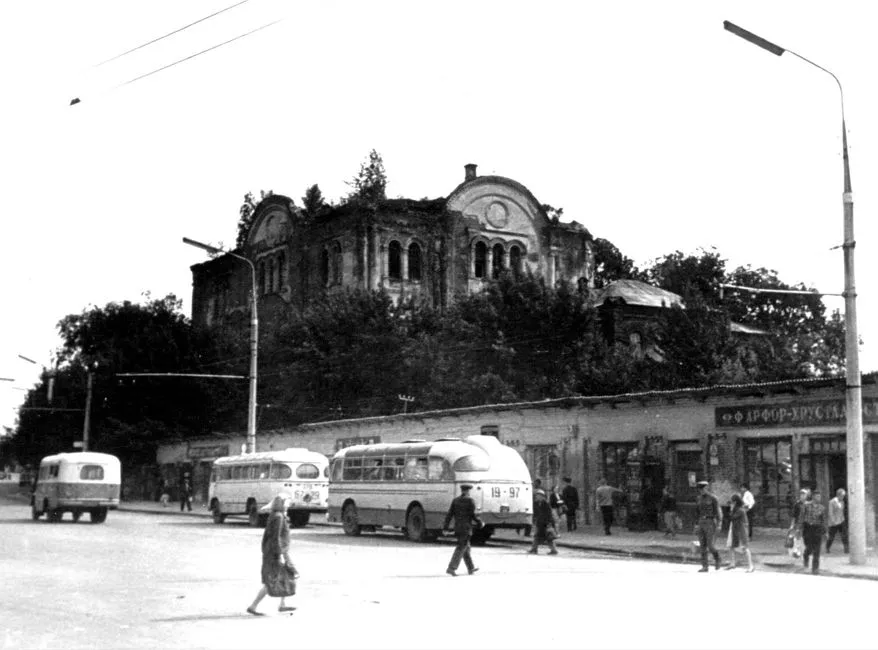 ПАЗ-652 на набережной Брянска, 1965 год