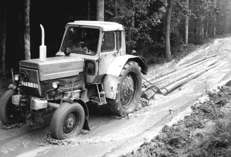 «Беларус» на вывозке леса у Заксенбрунна, ГДР, 1983 год