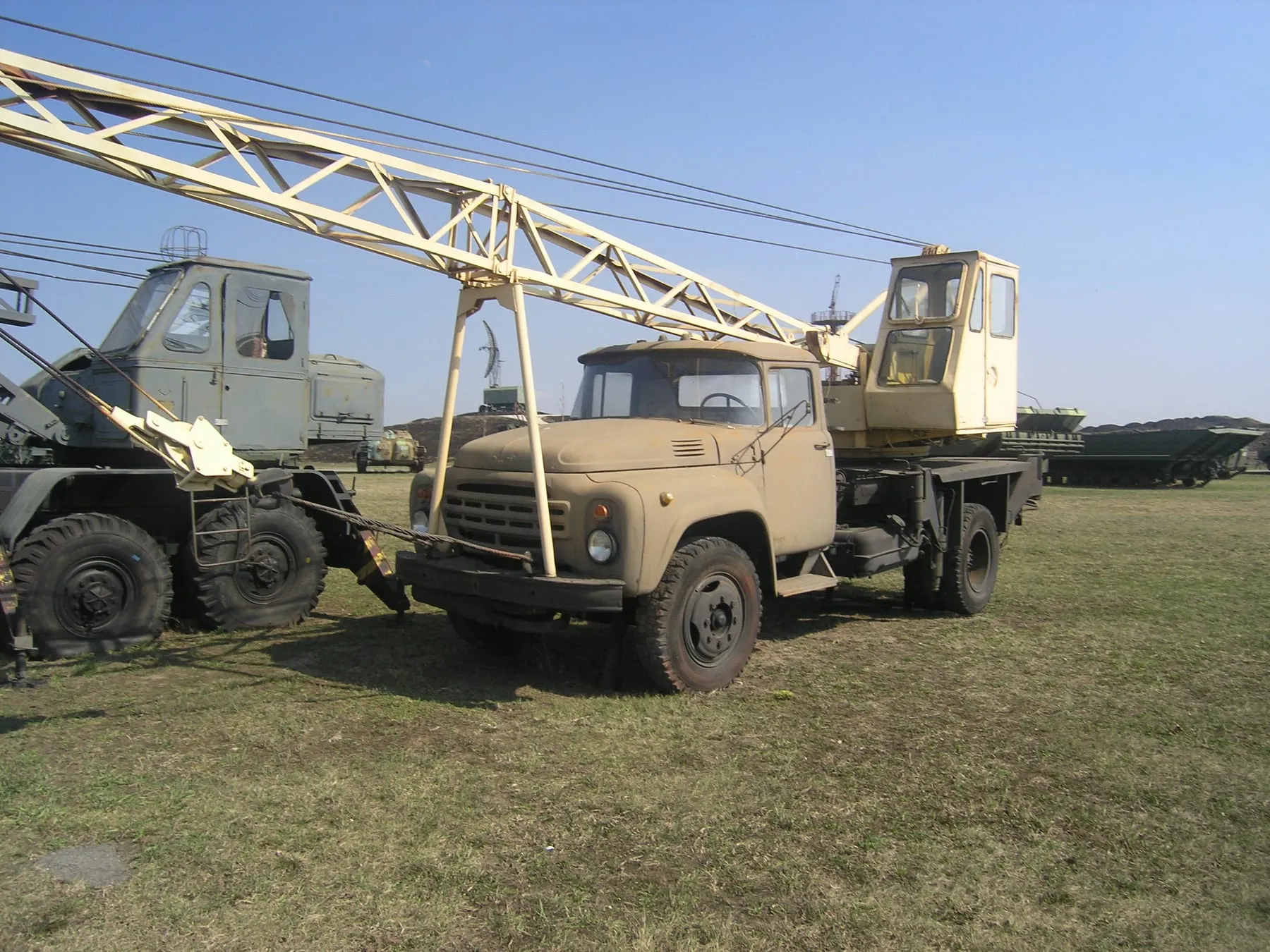 Автокран КС-2561К на шасси ЗИЛ-130 в Техническом музее Тольятти