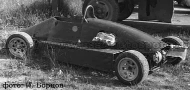 Кременчугская «Эстония-23» В. Гавриленко с мотором «Москвич-412», 1985 год