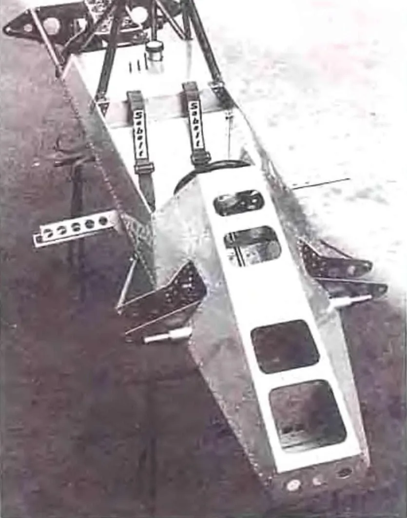 Несущий корпус «Эстонии-25», 1990 год