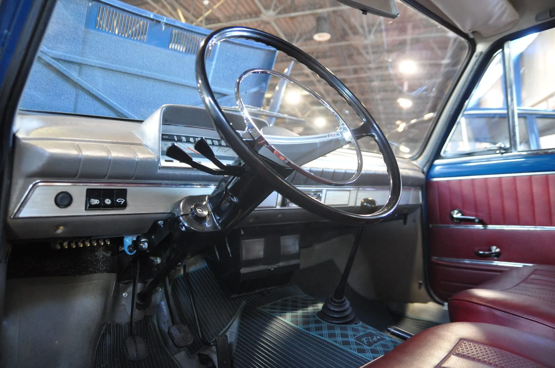 Салон FIAT 124