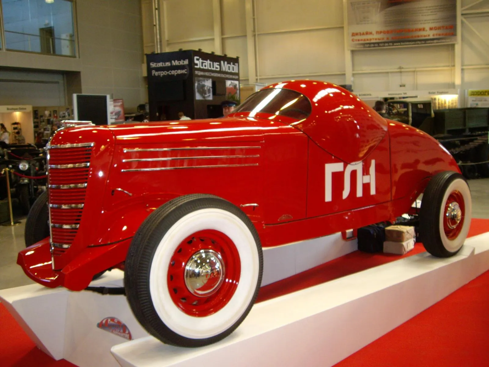 Реплика ГАЗ-ГЛ-1 на выставке «Олдтаймер-галерея», 2010 год