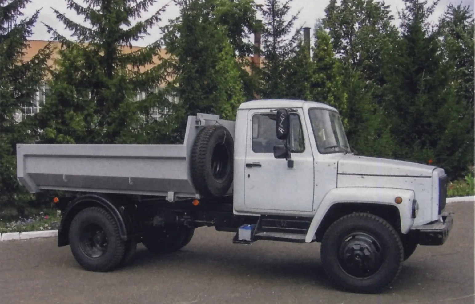 ГАЗ-САЗ-35072 с платформой новой формы — вариант 2005 года