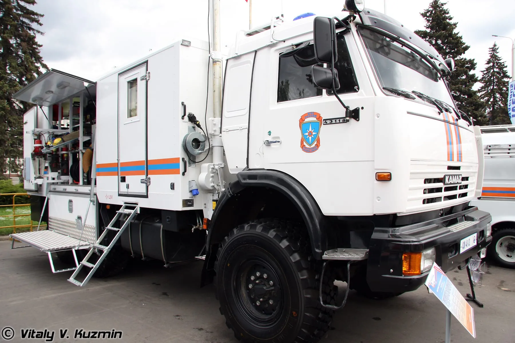 Аварийно-спасательная машина АСМ-48-03 на базе КамАЗ-43118-1048-10, выставка «Комплексная безопасность — 2009»