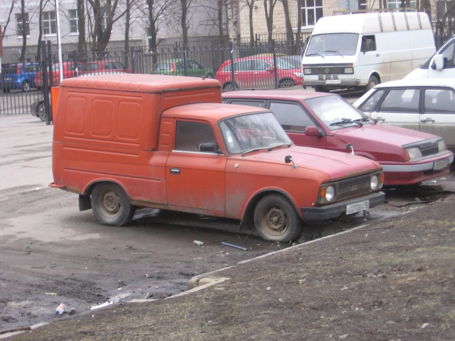 Иж-27151 в работе: пикап на легковых агрегатах