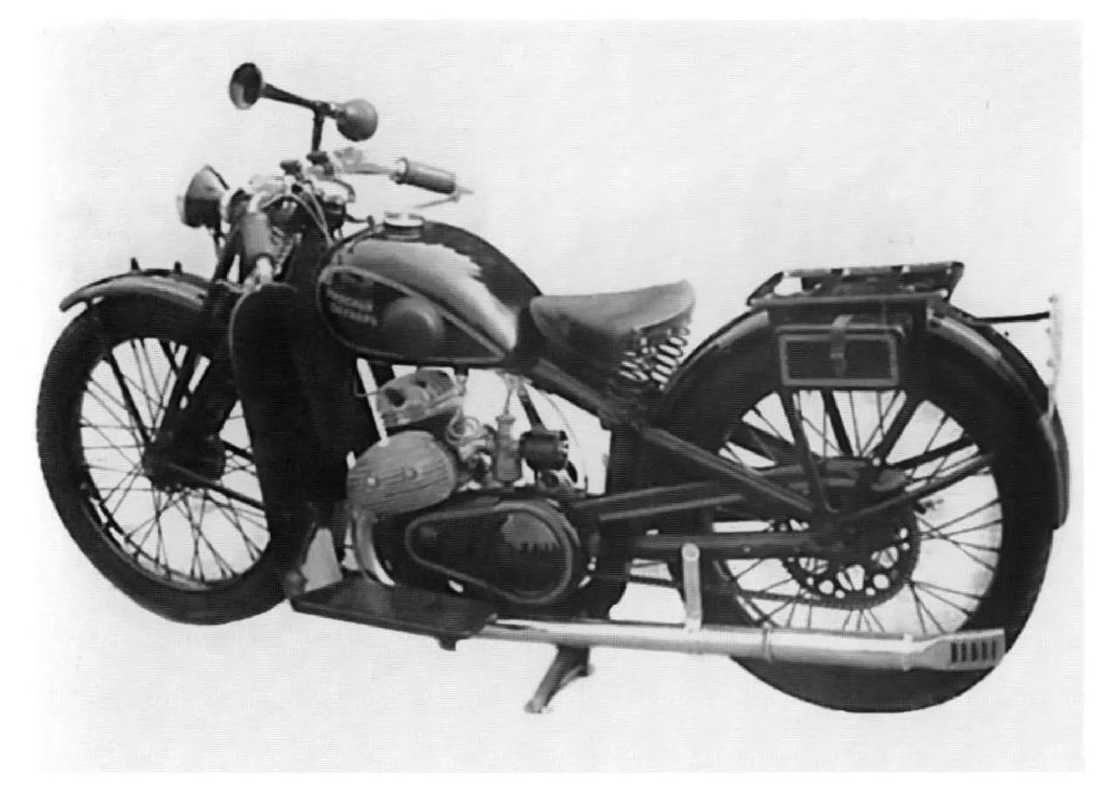 Л-300 выпуска 1936–1938 годов, когда мотоцикл назывался «Красный Октябрь»