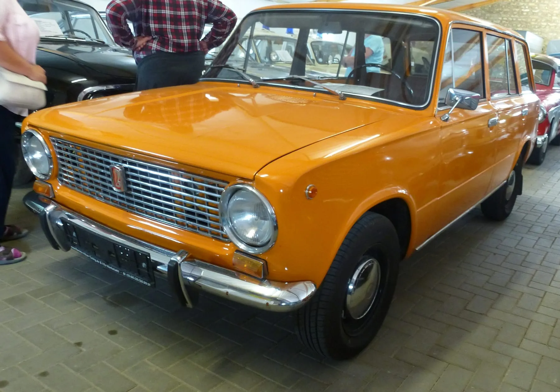 Lada 2102 Kombi в экспозиции музея в Даргене, Германия