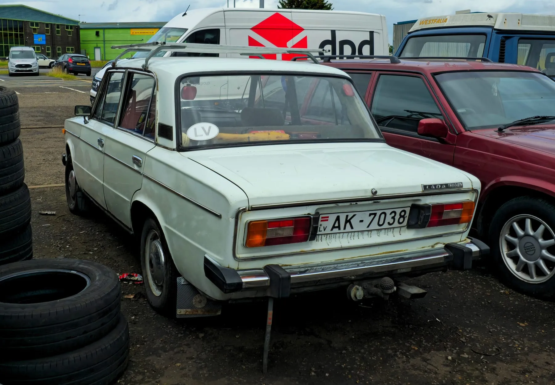 Экспортная Lada 1300 SL: в задних фонарях впервые для советского автопрома собраны в одном корпусе поворотники, габариты, стоп-сигналы, фонари заднего хода и катафоты