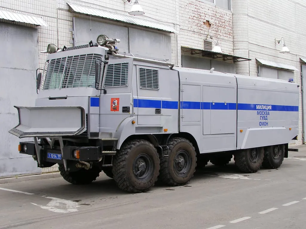 Водомёт «Лавина-Ураган» на шасси Урал-532362 московского ОМОНа