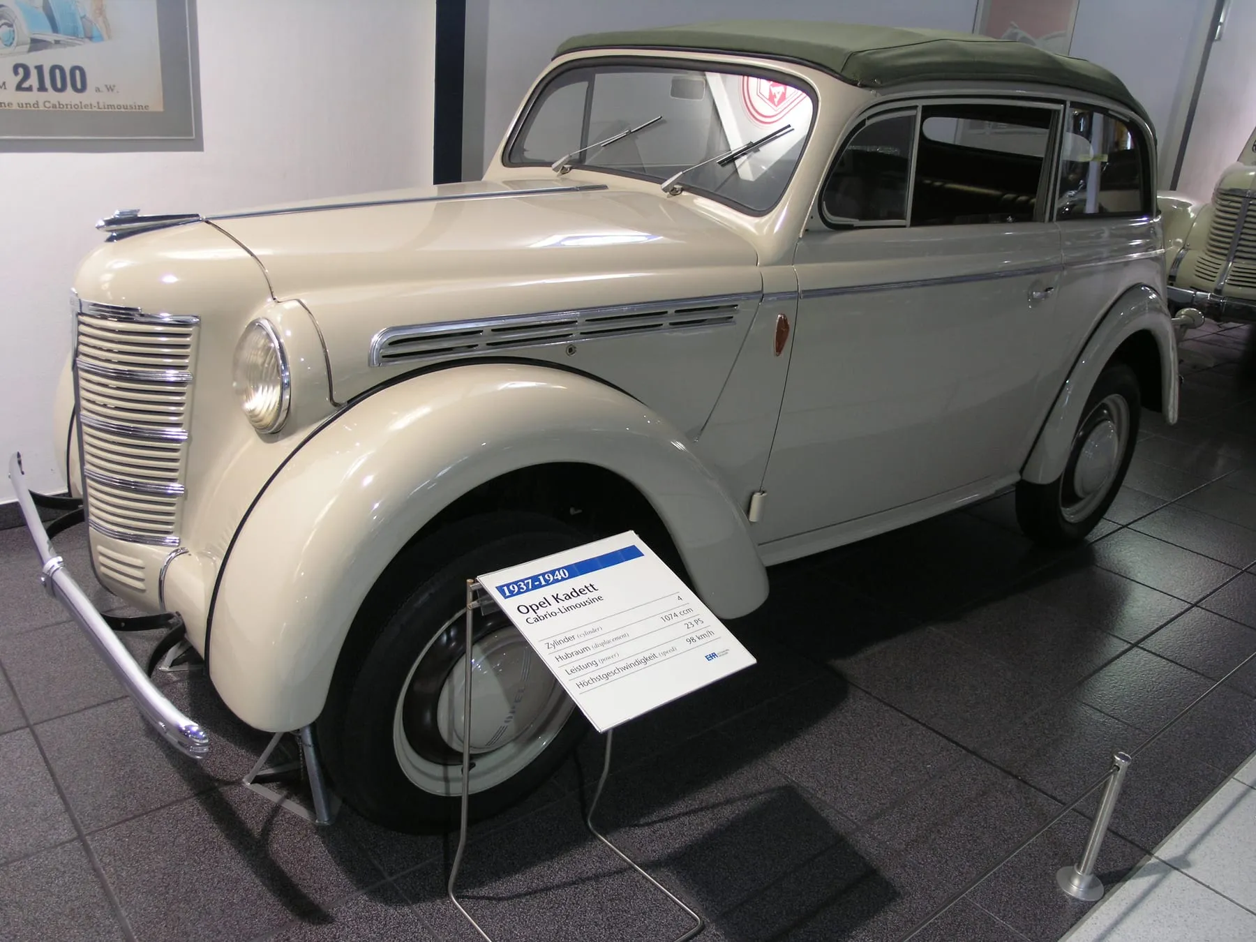 Opel Kadett Cabrio Limousine 1937–1940 годов в музее EFA в Амеранге
