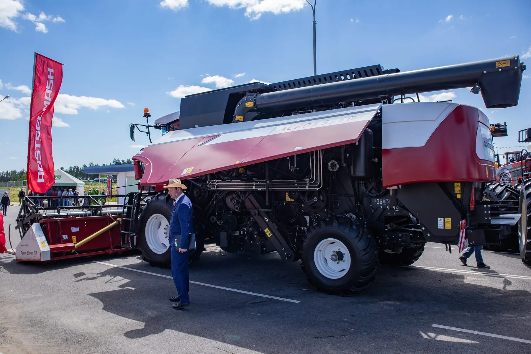 ACROS 595 на выставке «Белагро-2021» под Минском — машина второго поколения серии