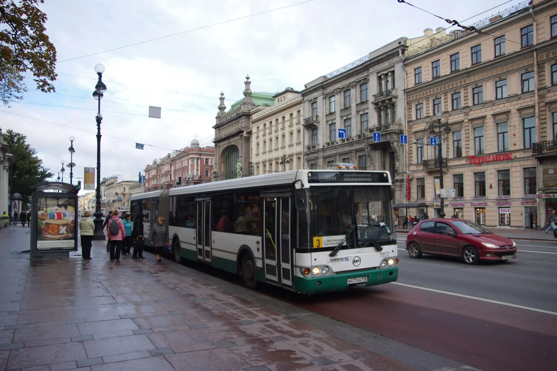 ЛиАЗ-6213 на Невском проспекте в Санкт-Петербурге, маршрут № 3, 2012 год