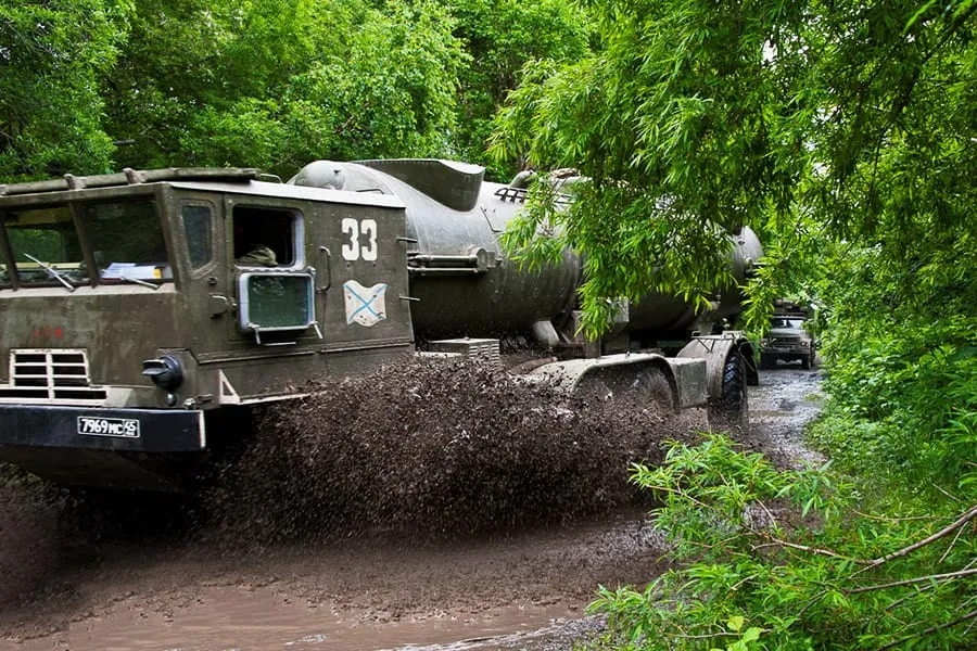 СПУ-35Б «Редута» на марше по грунтовке во время внезапной проверки войск Восточного военного округа, 2013 год