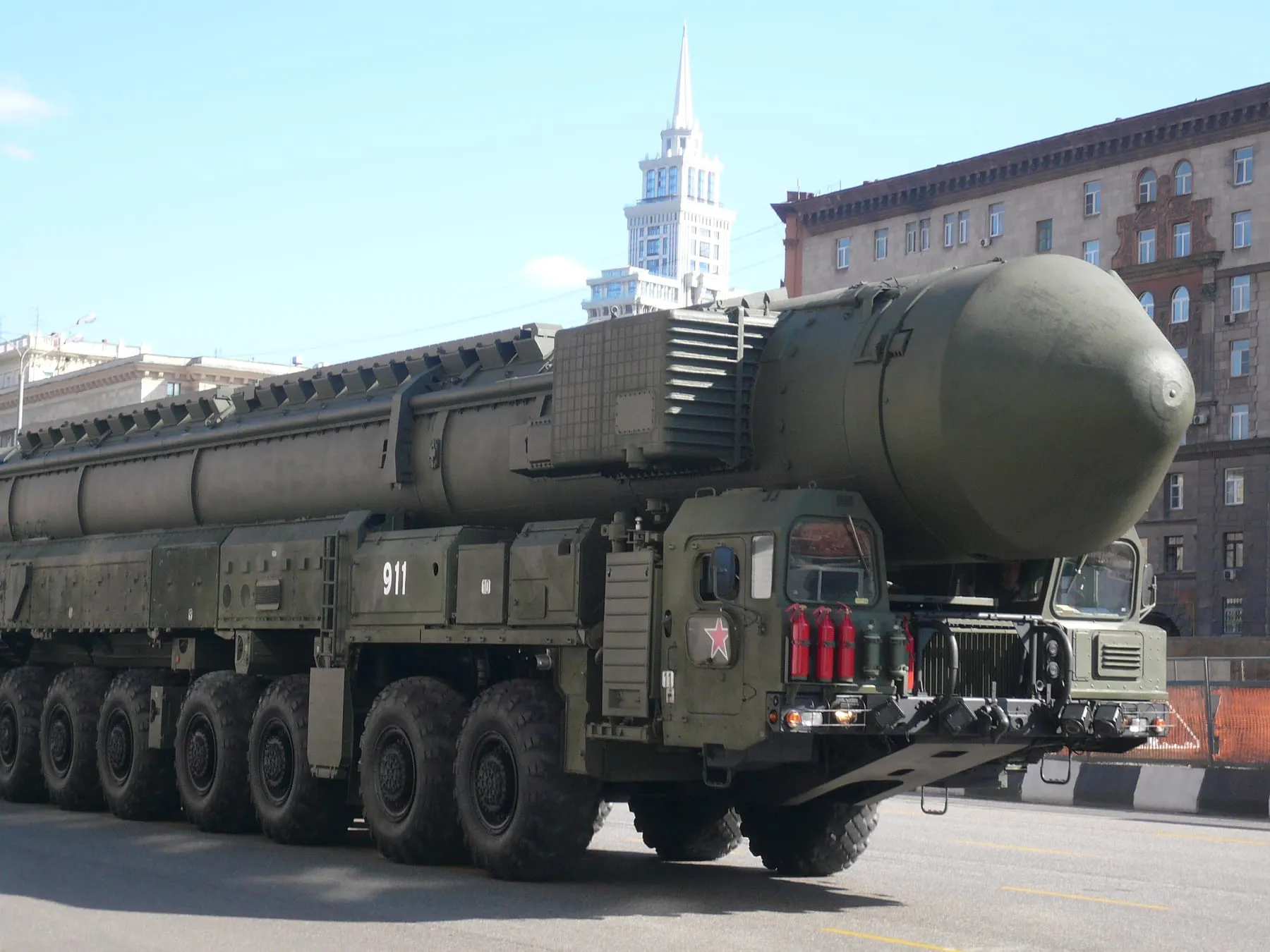 «Тополь-М» на параде 9 мая 2011 года в Москве