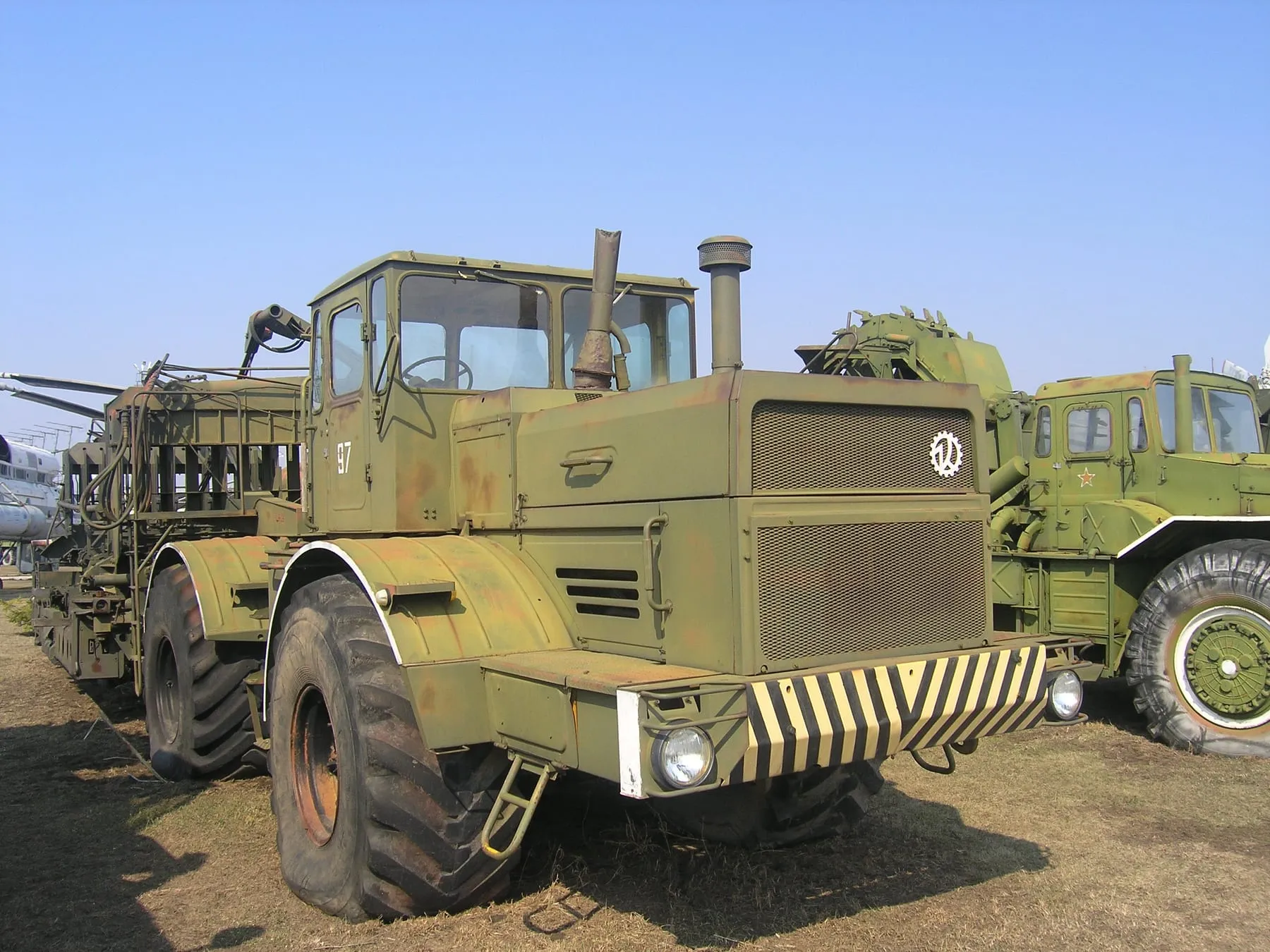 Трубоукладочная машина ТУМ-150В с тягачом К-701 «Кировец»