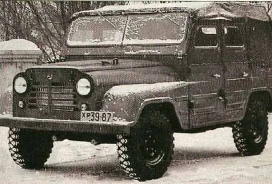 Первый опытный образец УАЗ-460 на независимой подвеске, 1958 год (датировка «Уазбуки»)