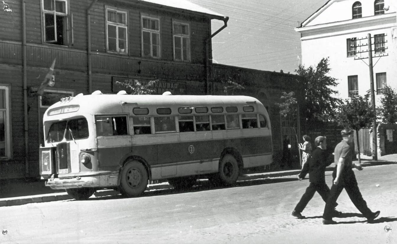 ЗИС-155 на городском маршруте № 3 в Выру, Эстония