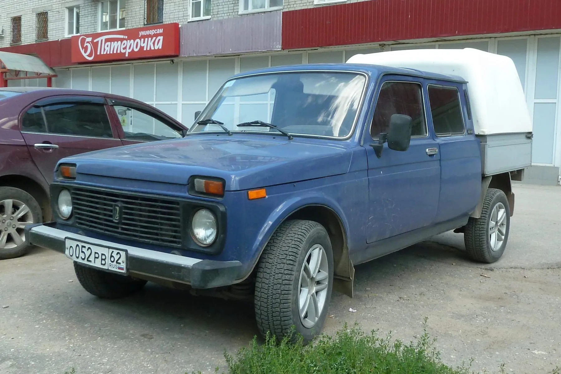 ВИС-2346 с удлинённой кабиной и жёстким верхом над платформой
